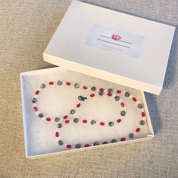 Beautiful beaded necklace - Picture 5 of 6